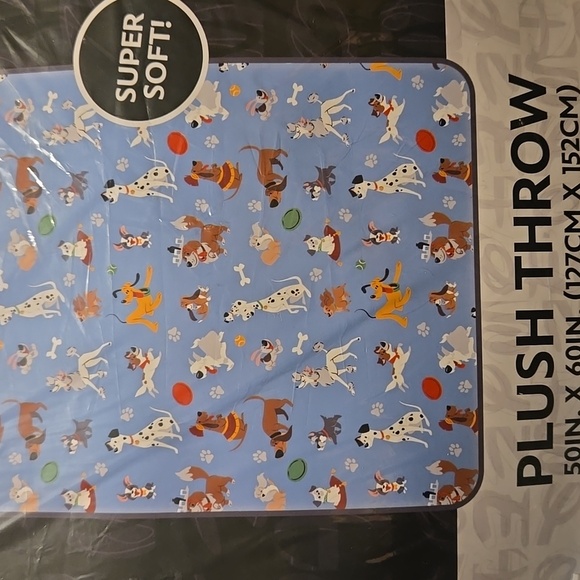 Disney Dogs Super Soft Plush Throw - 50in X 60in (127cm X 152cm) - Picture 3 of 3